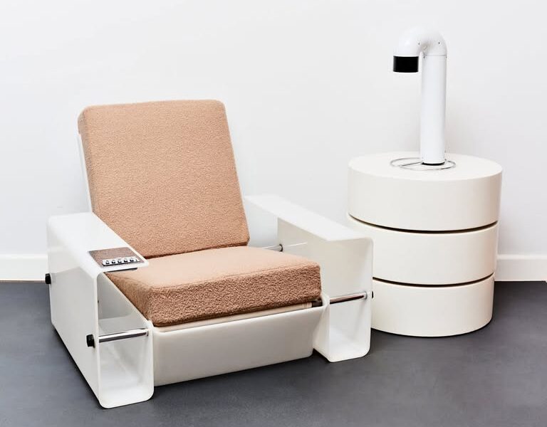 REUSE Lounge Chair in Perspex by Peter Banks & David Heeley for Banks Heeley Plastics C.1960 Space Age